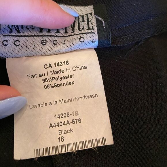 90s vintage black high waisted capri pants with embroidered butterflies - Picture 7 of 10